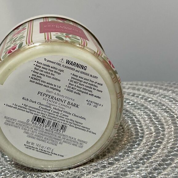 BBW Peppermint Bark 3 Wick Scented Candle NWT - Picture 3 of 4